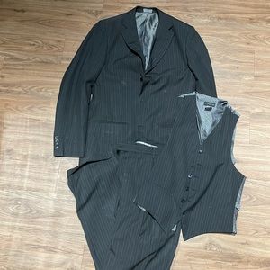 J Ferrar 3 Piece Suit